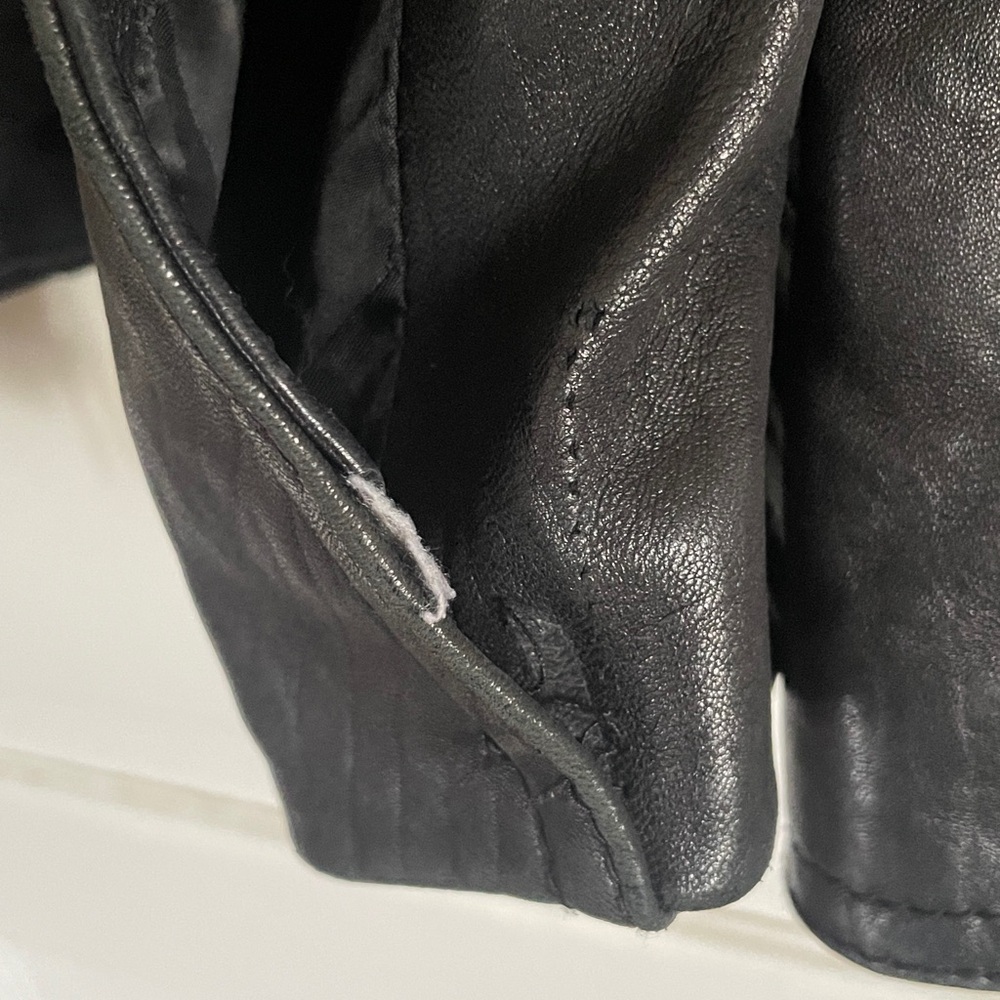 100% Leather Jacket - Picture 9 of 10